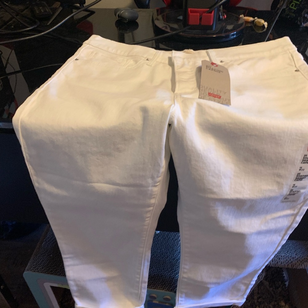 Women levi sharping capris